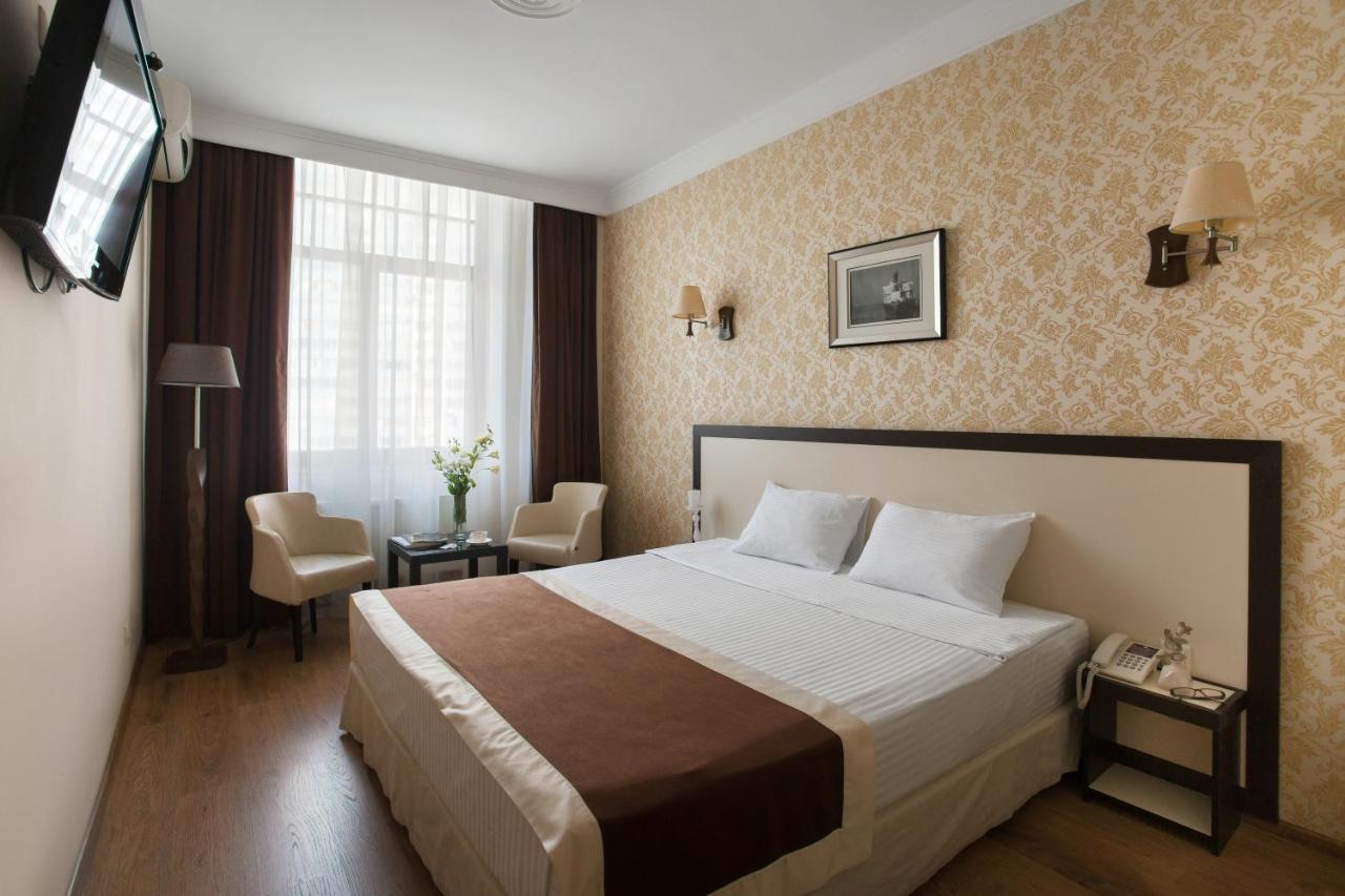 Corona Hotel & Apartments Odessa Extérieur photo
